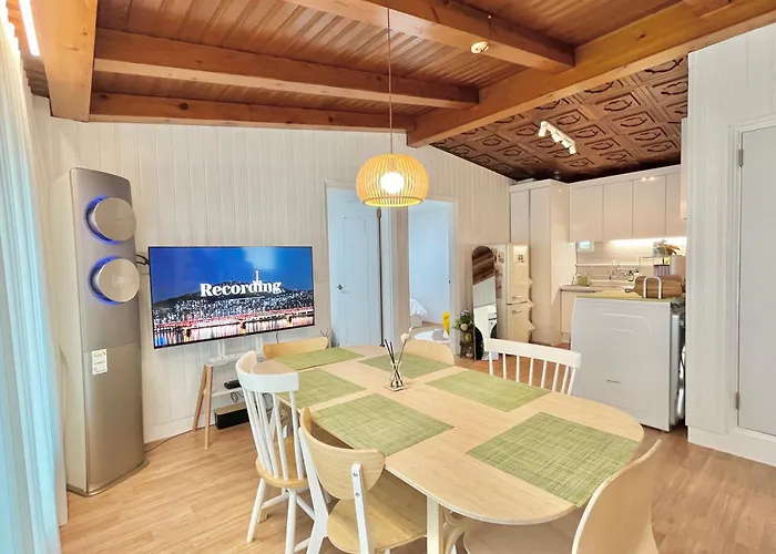 Appartement Moment Stay, Airport Railroad, Hongik Station 1 Stop , Travel