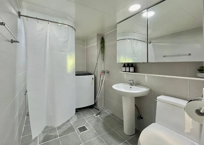Moment Stay, Airport Railroad, Hongik Station 1 Stop , Travel Appartement Séoul