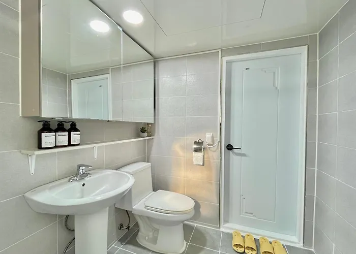 Appartement Moment Stay, Airport Railroad, Hongik Station 1 Stop , Travel *