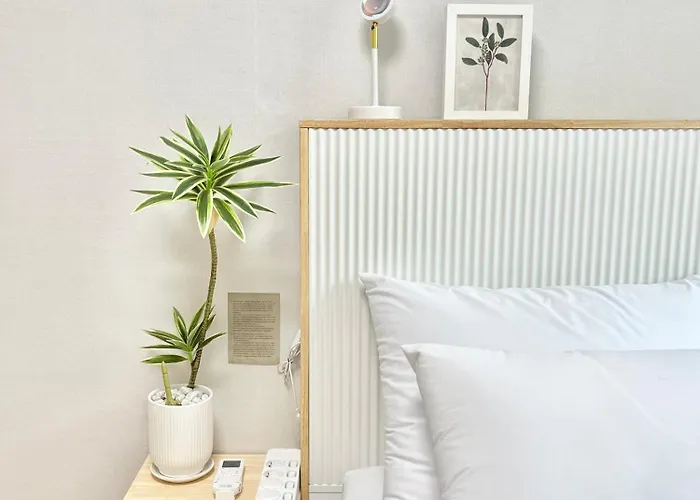 Moment Stay, Airport Railroad, Hongik Station 1 Stop , Travel Appartement Séoul