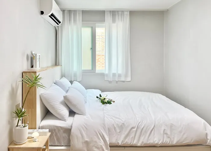 Moment Stay, Airport Railroad, Hongik Station 1 Stop , Travel Appartement